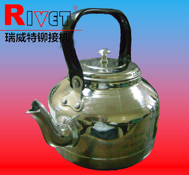 懸臂式鉚接機(jī)，定制鉚接機(jī)，非標(biāo)鉚接機(jī)